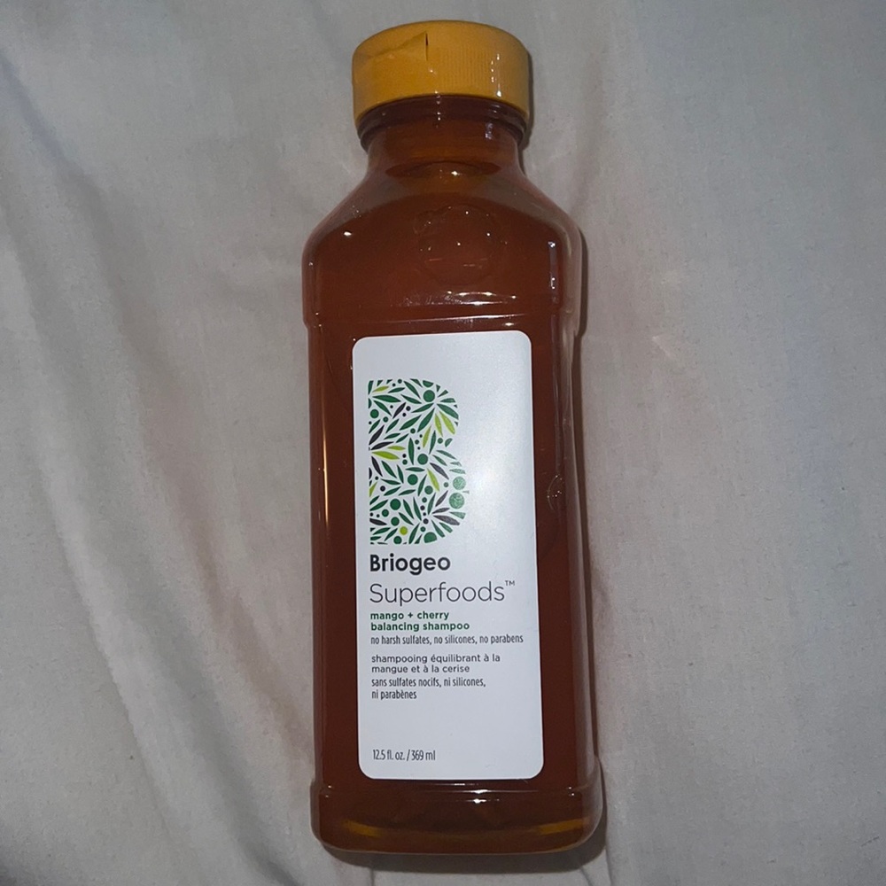 UNOPENED Briogeo Superfoods Balancing Shampoo